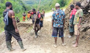 Tanah Longsor, Akses Karubaga Kolengger Putus Tanah Longsor, Akses Karubaga Kolengger Putus
